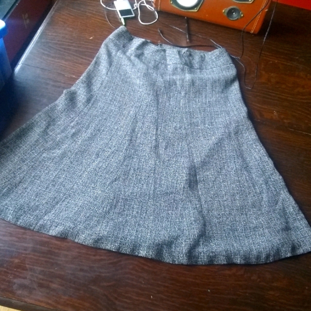 Grey business skirt